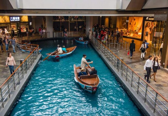 Night Shopping in Singapore: Mustafa Centre and Beyond